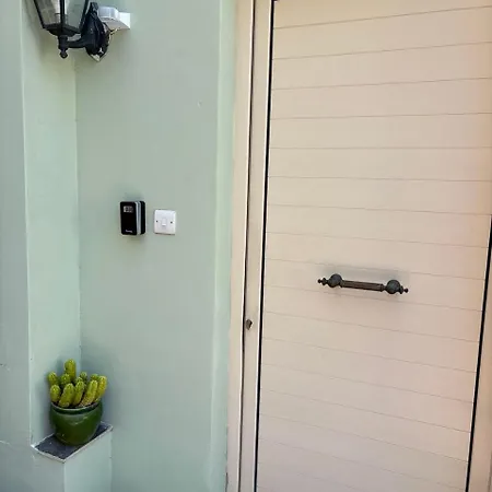 Apartman Theodorou Town